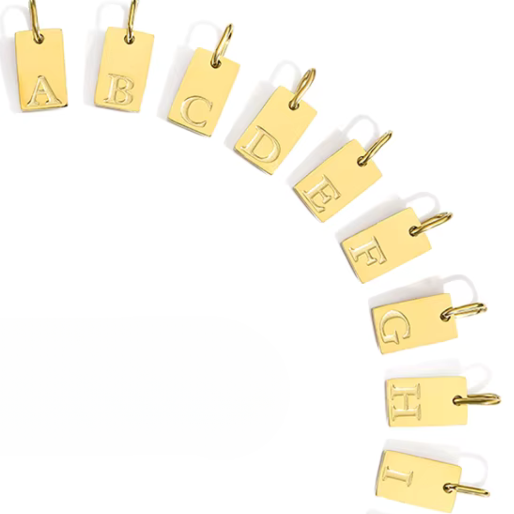 Übersicht goldener Alphabet Anhänger A bis Z, Edelstahl Schmuckbuchstaben, personalisiert