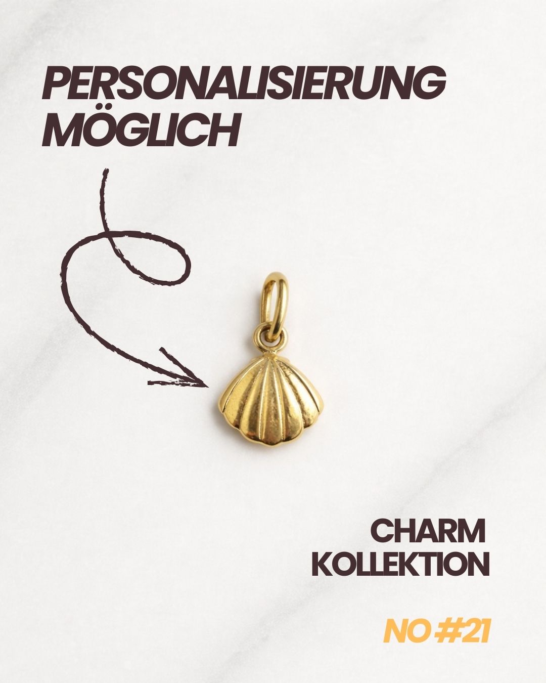 Capri Charm – personalisierbarer Muschel-Charm in Gold, minimalistische Grafik.