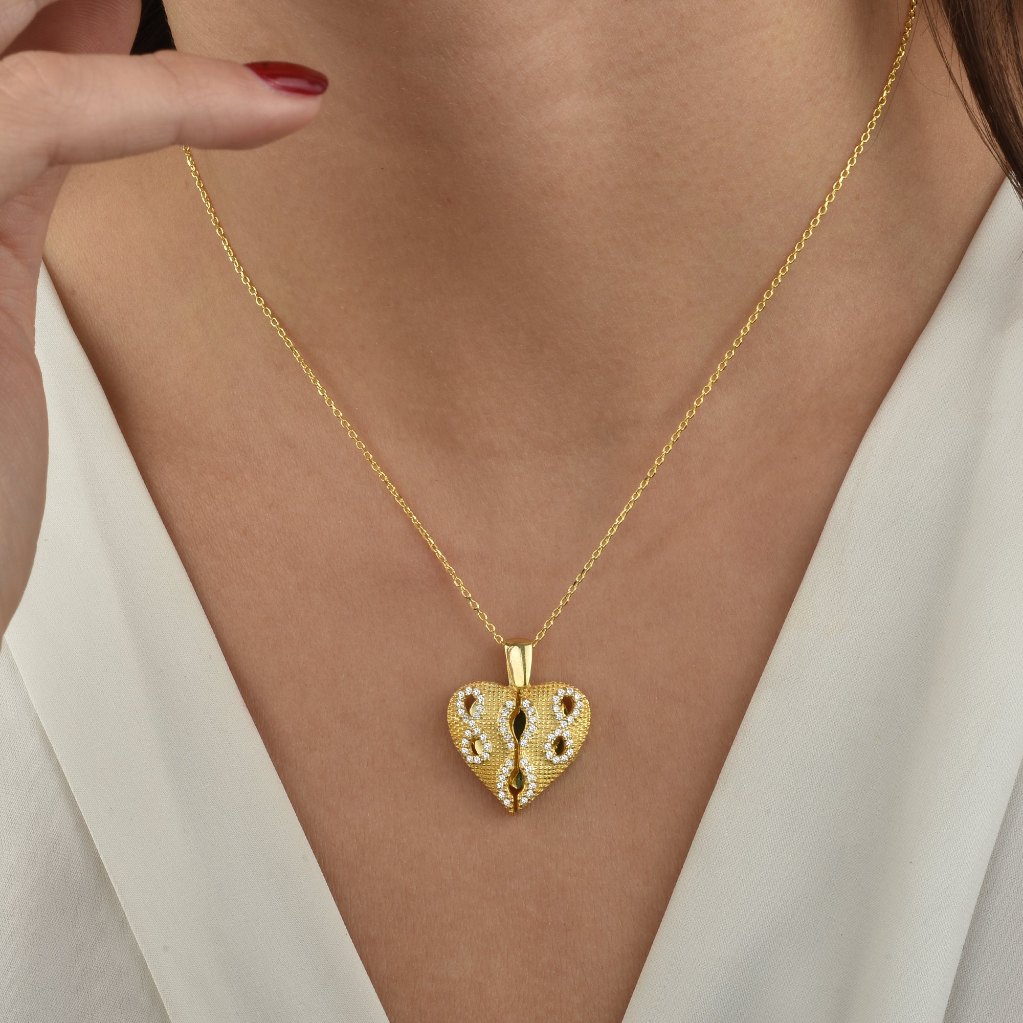 Elegante Aurora Herz Kette Gold, perfekter Schmuck als Geschenk