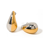 Drop Bicolor Ohrstecker aus Edelstahl, gold-silber, glänzende Tropfenform, Produktaufnahme.