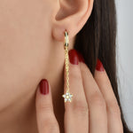 Goldene Hängecreolen Flower mit Zirkonia, 925 Sterling Silber vergoldet, moderner Damenschmuck
