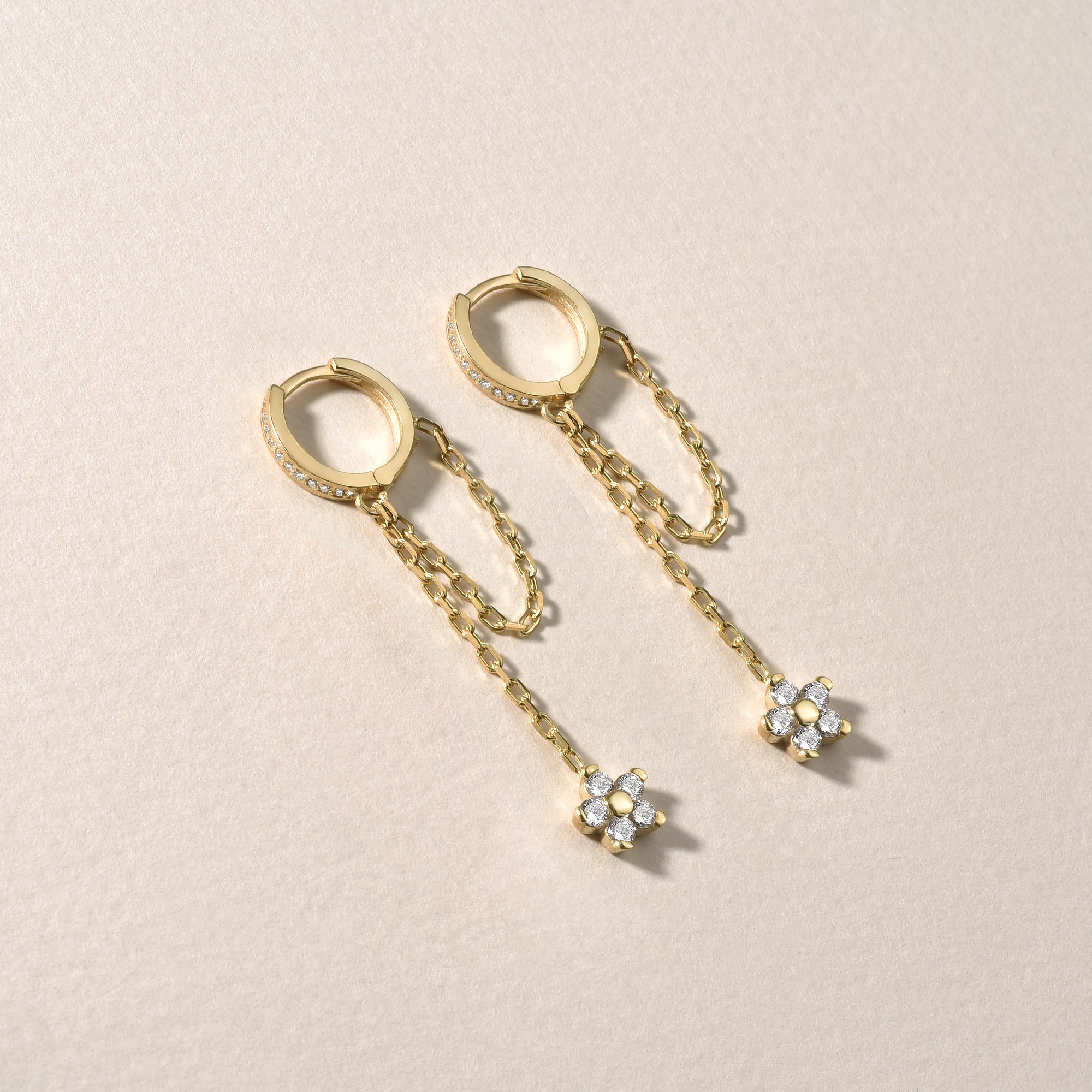 Hängecreolen Flower Gold, 925 Sterling Silber vergoldet, mit Zirkonia Blume, elegante Damenohrringe