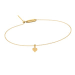 Minimalistische verstellbare Herz Armkette vergoldet aus 925 Sterling Silber am Handgelenk.