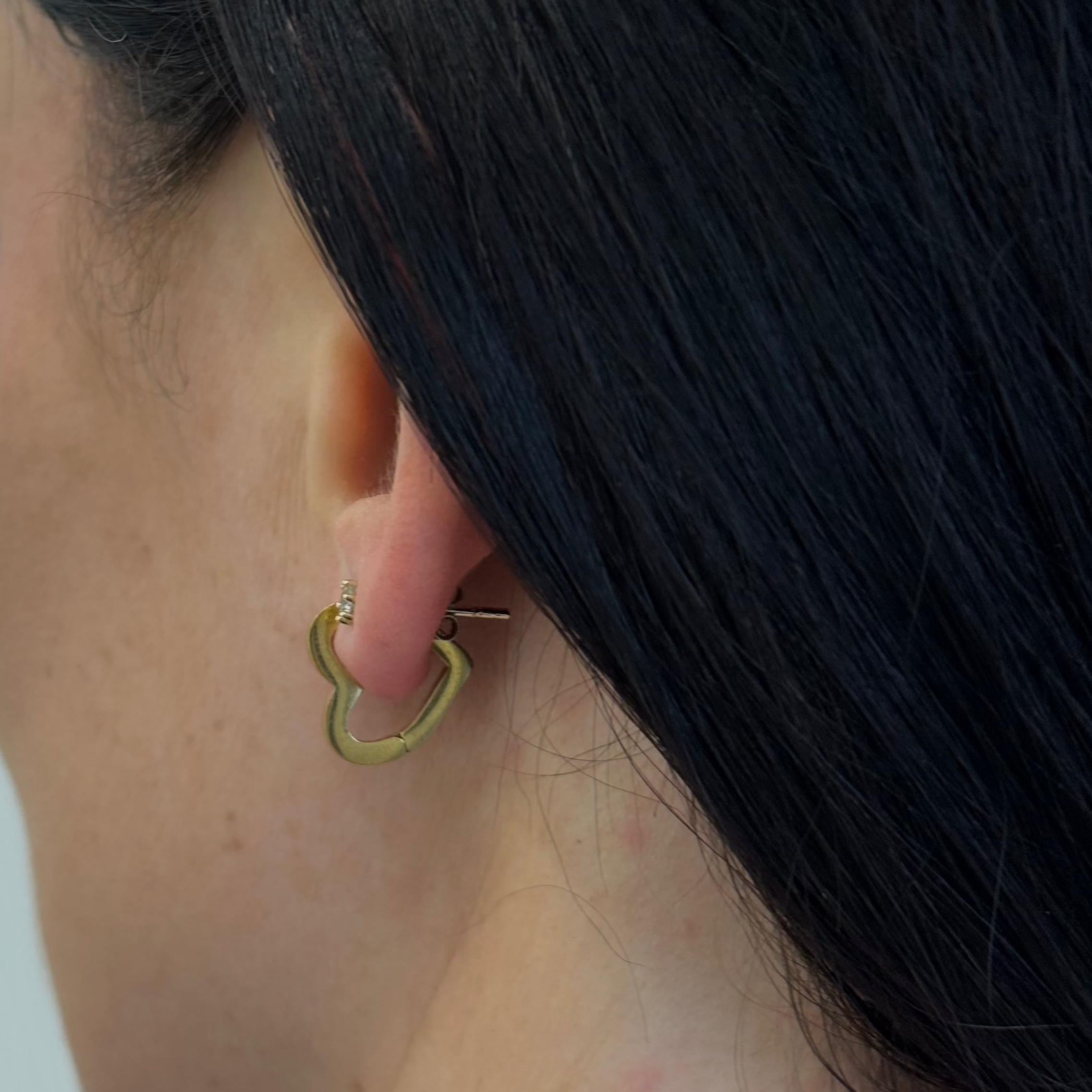 Goldene Herz Ohrringe – moderne Creolen für Damen, stilvoll & romantisch