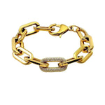 Goldenes Link Bracelet Armband mit funkelndem Zirkonia-Glied für Damen vor weißem Hintergrund.
