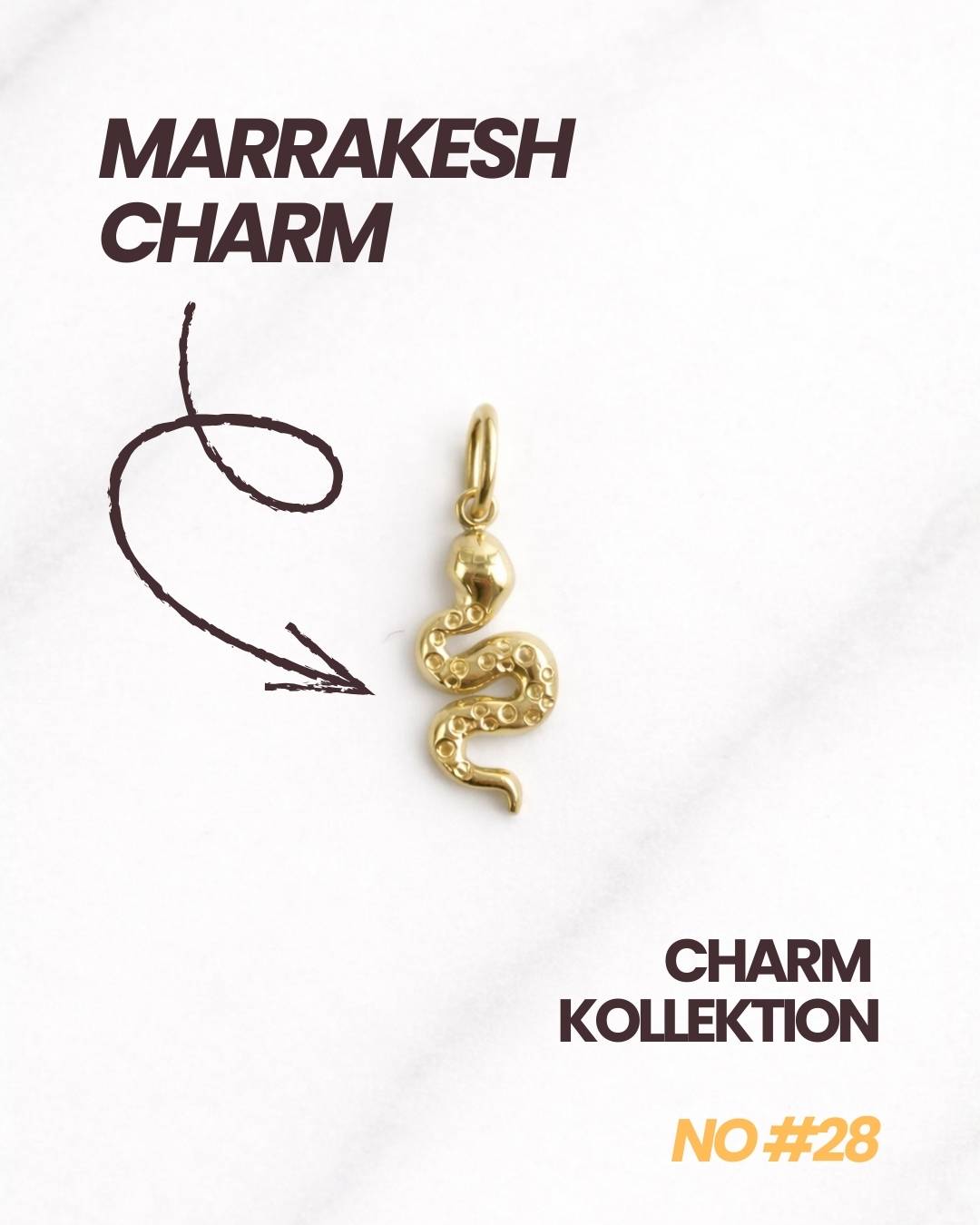 Marrakesh CHARM Goldanhänger in Schlangenform, Detailaufnahme auf weißem Hintergrund für Damen.