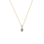 Minimalistische goldene Halskette mit funkelndem Zirkonia-Diamond-Herzanhänger.