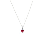 Minimalistische Silberkette mit rotem Zirkonia-Herzanhänger, eleganter Halsschmuck von Dkeniz.