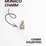 Eleganter Monaco Charm als Schmuckanhänger, minimalistisch und perfekt zum Kombinieren.