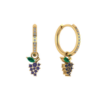 Runde Pavé-Creole mit Weintrauben-Charm, vergoldet, detailreich funkelnd.