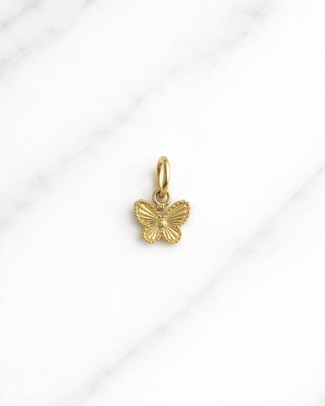 Savannah CHARM goldener Schmetterling Anhänger aus Edelstahl für Damen.