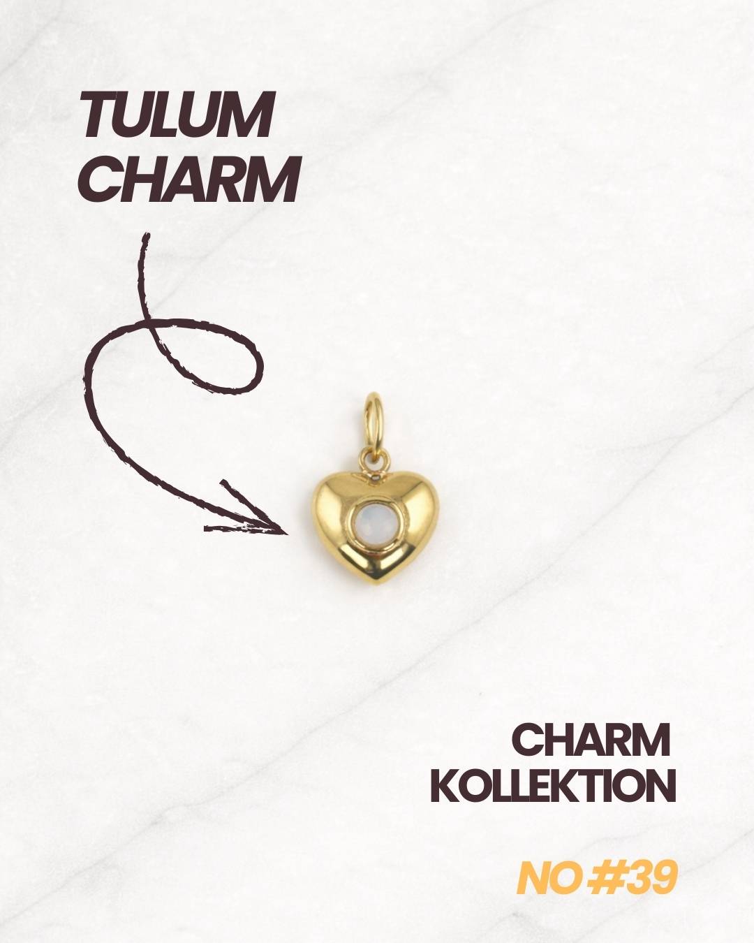 Tulum Charm aus der Charm Kollektion in Gold mit weißem Stein.