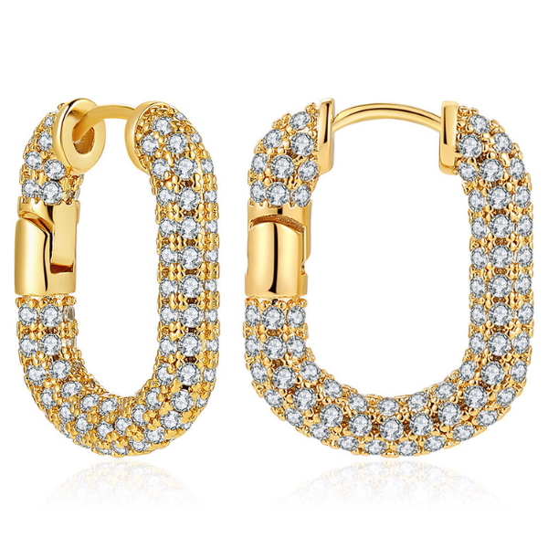 Goldene eckige Zirkonia Hoop Ohrringe aus Edelstahl, komplett mit klaren Steinen besetzt.