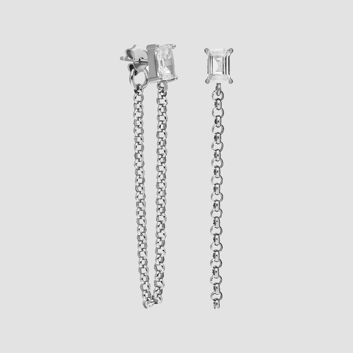Detail: Baguette-Zirkonia Ohrstecker in Silber mit glänzender Kette und Schmetterlingsverschluss.