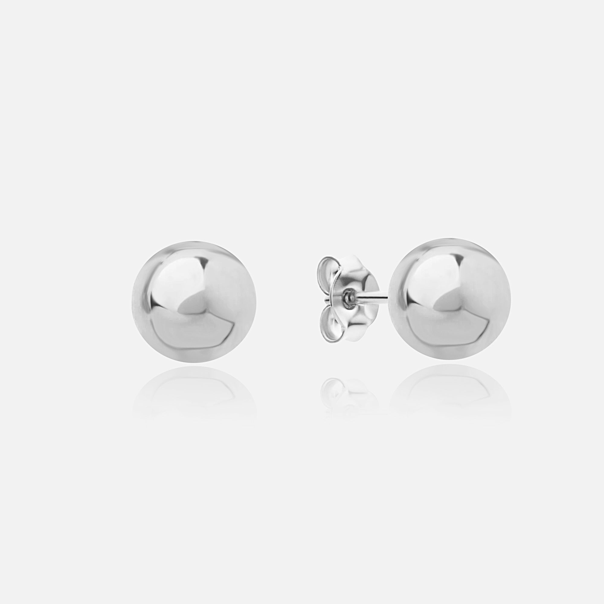 Balls L Stud Ohrstecker aus 925 Sterling Silber in Silber, glänzende Kugel-Ohrringe vor hellem Hintergrund.