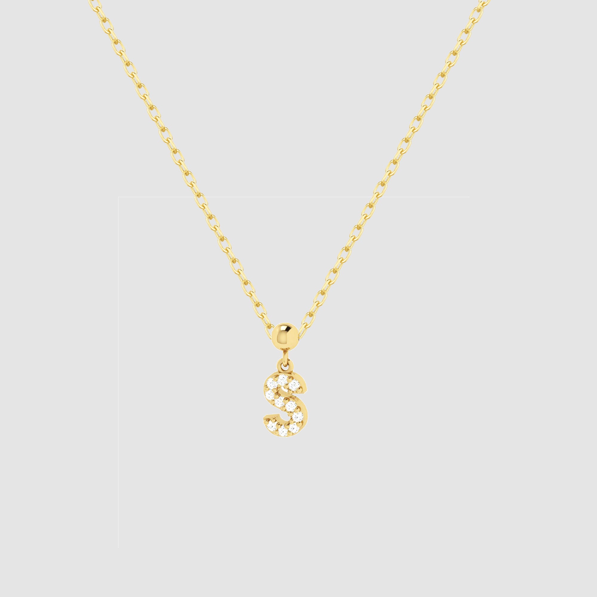 Feine goldene Halskette mit funkelndem Buchstaben S Zirkonia Anhänger von Dkeniz.