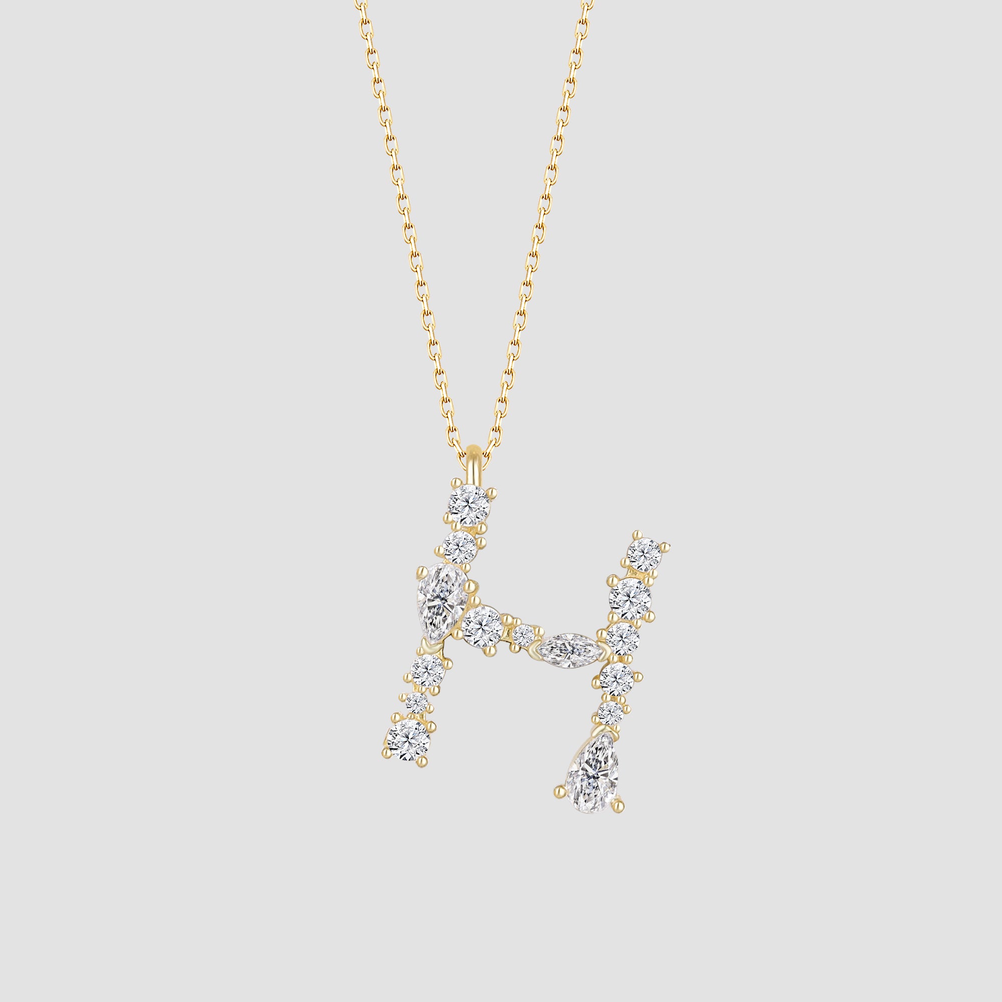 Buchstaben Anhänger H in Gold mit Zirkonia White – Initialen Halskette Produktansicht.