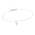 Feines Silberarmband mit Charm Letter Y und Dkeniz Logo-Plakette.