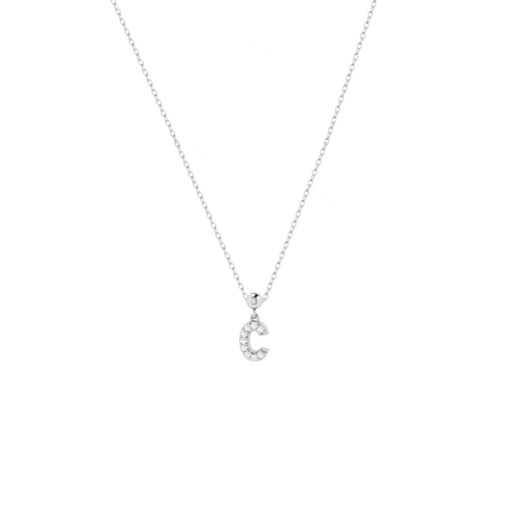 Zarte Silberhalskette mit funkelndem Charm Letter C aus Zirkonia.