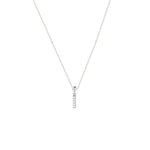 Zarte Silberhalskette mit funkelndem Charm Letter I aus Zirkonia.