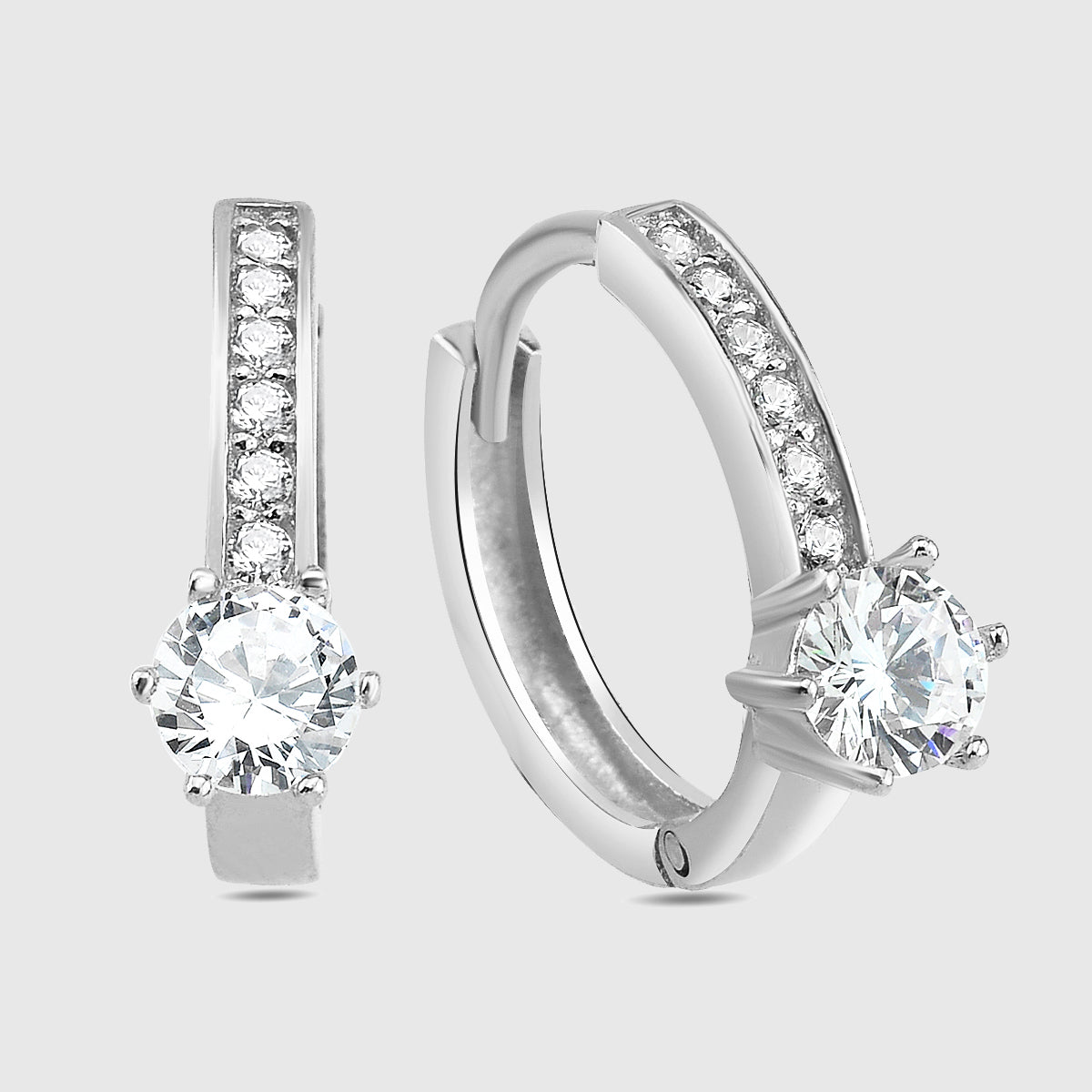 Creolen Shiny Solitaire aus 925 Silber mit Zirkonia-Stein und Pavé-Besatz von Dkeniz.
