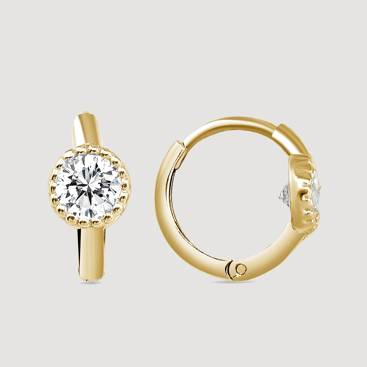 Creolen Zirkonia Classic Gold aus 925 Silber, 14K vergoldet, mit weißem Zirkonia – Vorder- und Seitenansicht.