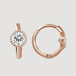 Creolen Zirkonia Classic in Roségold mit rundem Zirkonia-Stein auf hellem Hintergrund.