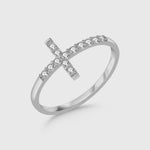 Cross Ring in Silber mit funkelnden Zirkonia, filigraner Damenring für Alltag und Anlass von Dkeniz.