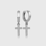 Kleine Silber-Huggies mit Kreuz und Zirkonia – Cross Zirconia Huggy (Detailansicht).