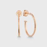 (Produkt freigestellt): Dünne Creolen Classic Thin M in Rosé – 925 Silber rosé vergoldet, filigrane Hoop Earrings.