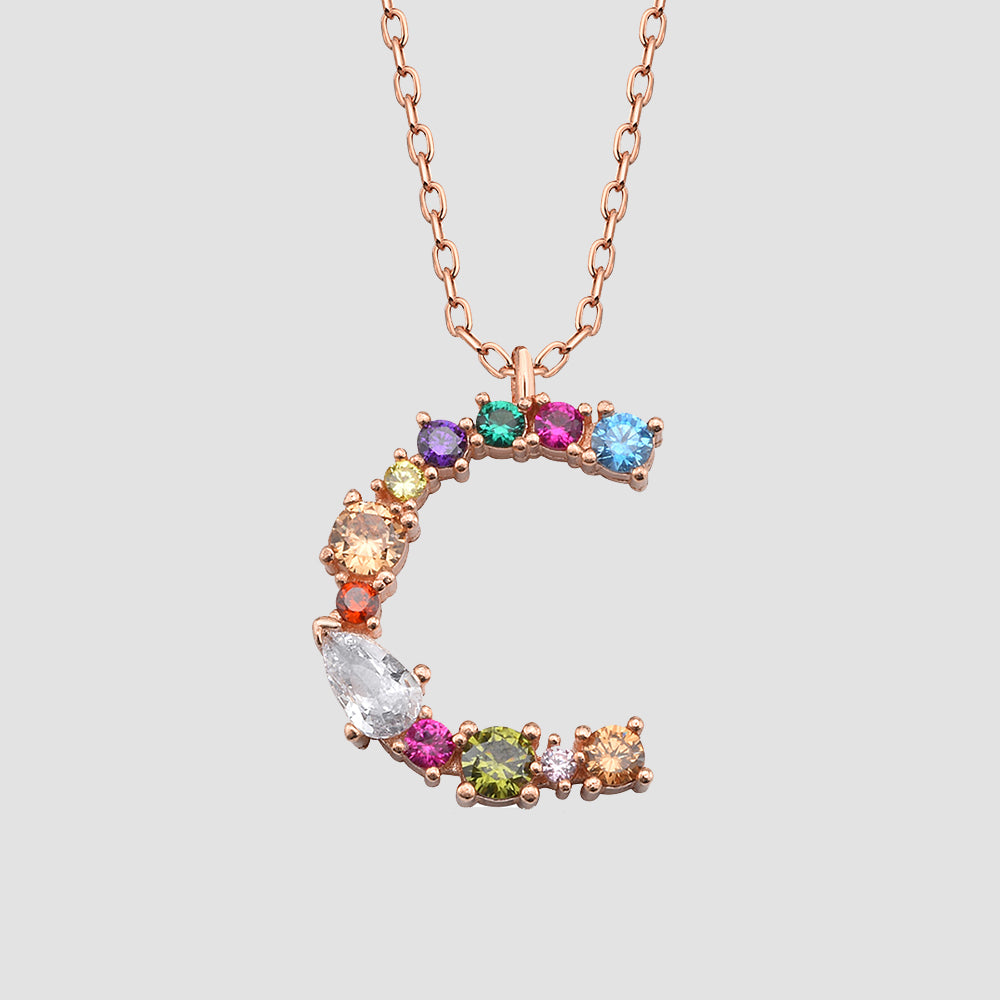 Buchstaben-Anhänger C in Rosé mit Zirkonia Mix an Kette – Fancy Crystals Mix Letter von Dkeniz.