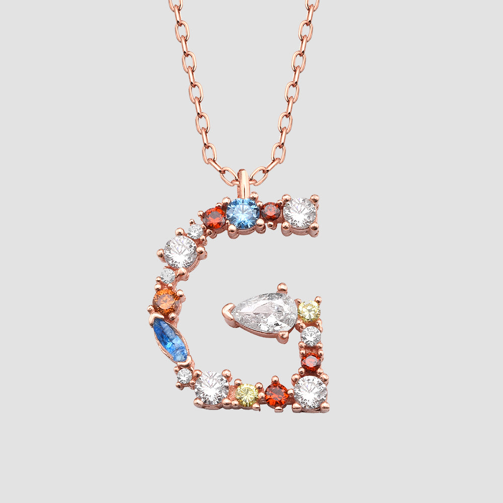 Buchstaben-Kette G in Rosé mit Zirkonia Mix – Fancy Crystals Mix Letter Anhänger von Dkeniz.