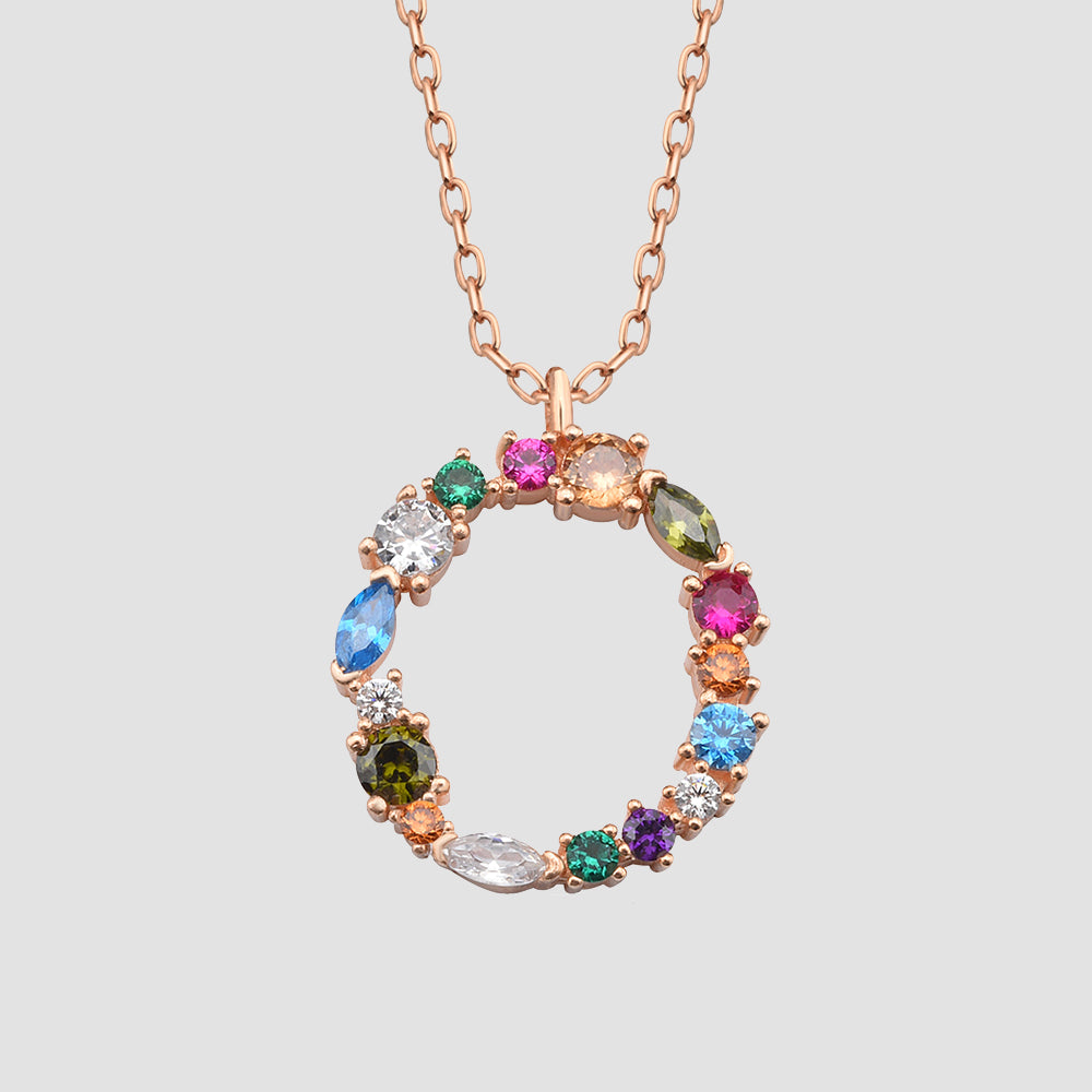 Buchstaben-Kette O rosévergoldet aus 925 Silber mit bunten Zirkonia-Steinen – Dkeniz.