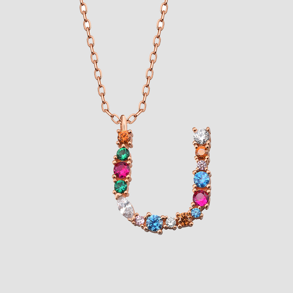 Buchstaben-Kette U in Rosé mit Zirkonia Mix – Fancy Crystals Mix Letter Anhänger von Dkeniz.