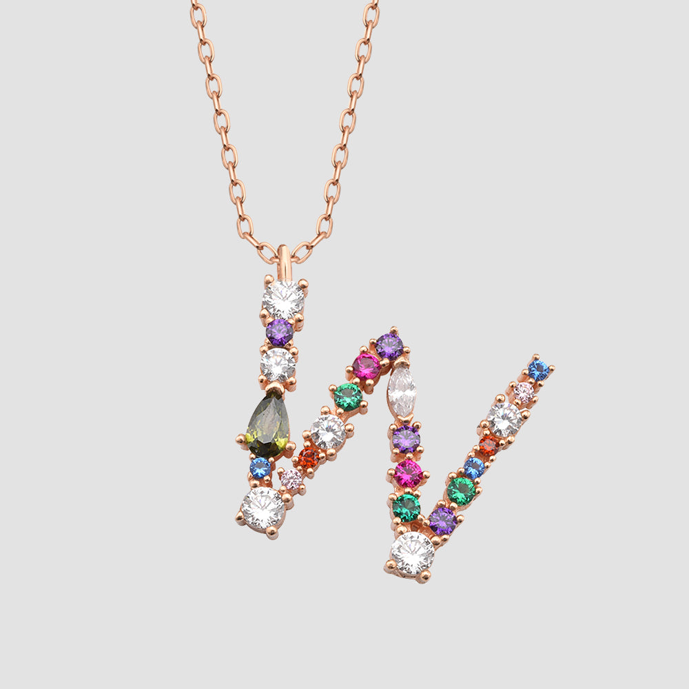 Buchstaben-Anhänger W in Rosé mit Zirkonia Mix an Kette – Fancy Crystals Mix Letter von Dkeniz.