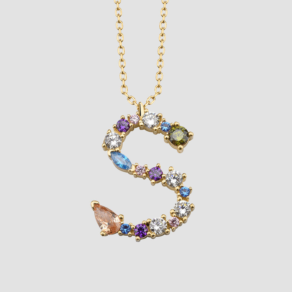 Fancy Crystals Mix Letter S Anhänger in Gold mit Zirkonia Mix, Letter Kette aus 925 Sterling Silber.
