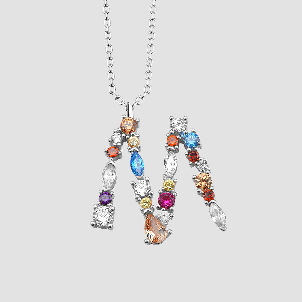 Fancy Crystals Mix Letter Kette Silber 925 – Buchstabe M mit Zirkonia-Mix Anhänger.