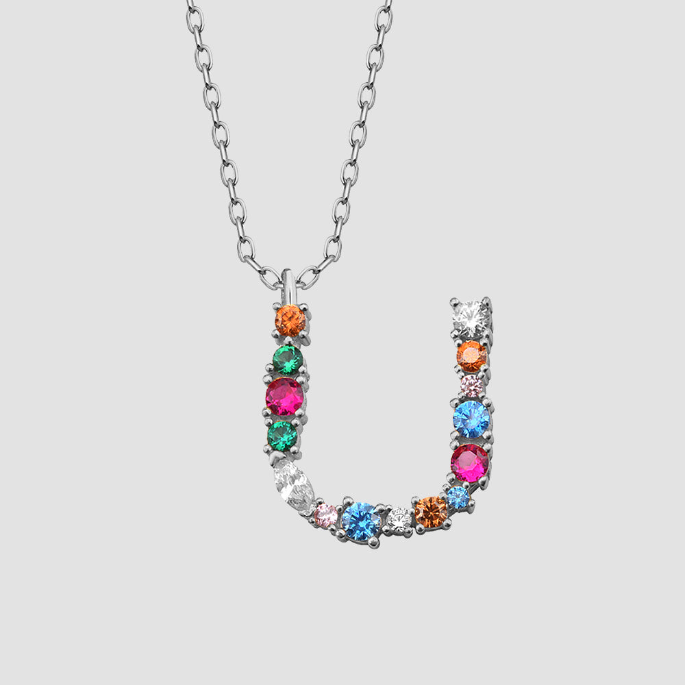 Fancy Crystals Mix Letter Kette Silber 925 – Buchstabe U Anhänger mit bunten Zirkonia-Steinen.