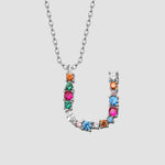 Fancy Crystals Mix Letter Kette Silber 925 – Buchstabe U Anhänger mit bunten Zirkonia-Steinen.