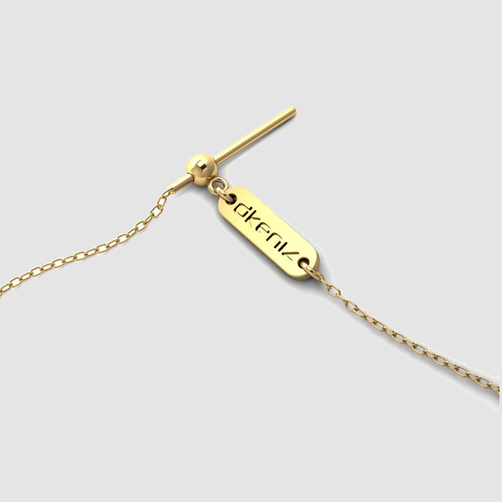 Nahaufnahme Charm Single Armband Gold, zartes Kettchen mit Schiebeverschluss.