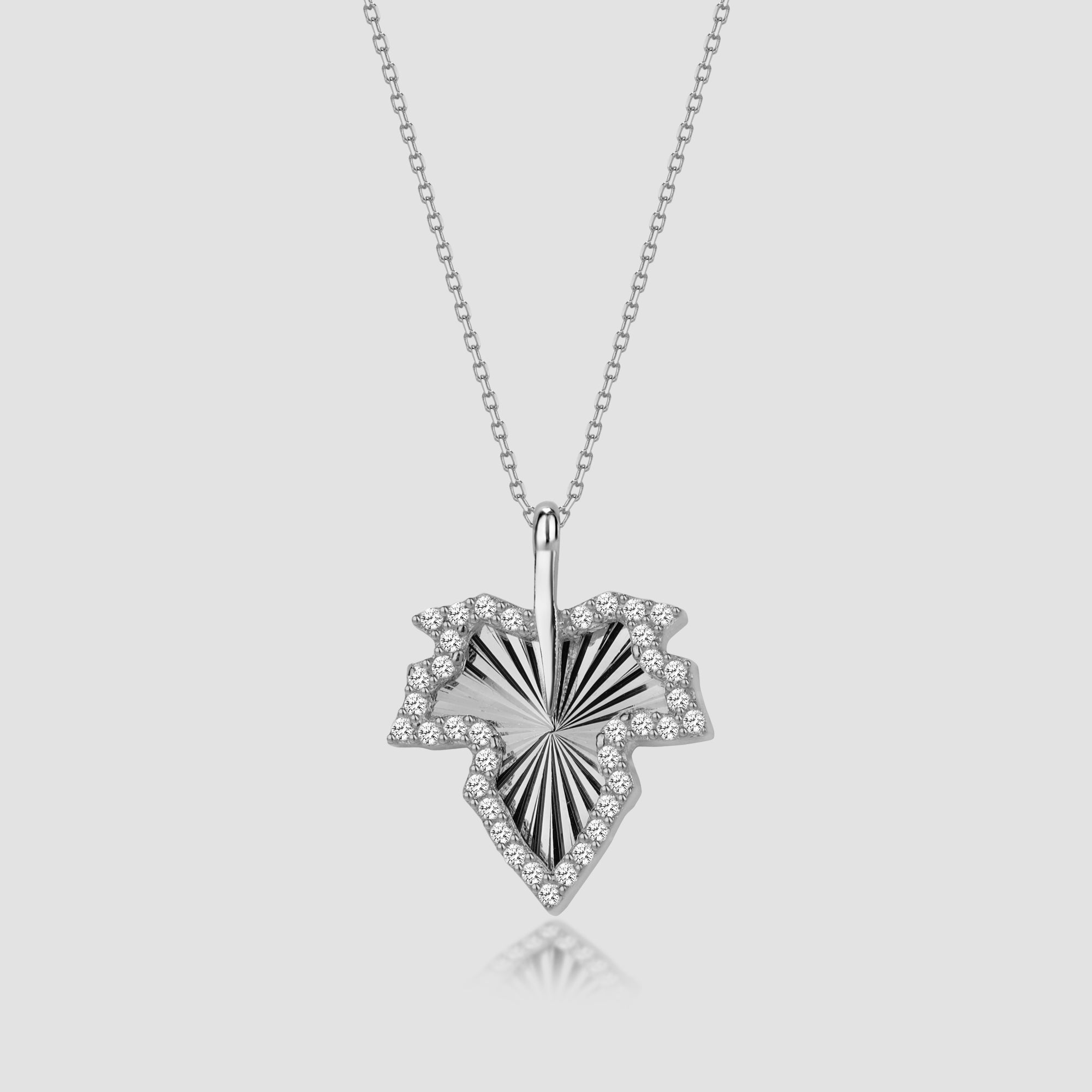 Maple Leaf Halskette in Silber mit funkelnden Zirkonia, 925 Silber, Shiny Collection Dkeniz.