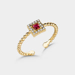 Ruby Ring Square Shiny Wreath in Gold mit rotem Rubin-Zirkonia und weißem Zirkonia-Kranz, verstellbar.