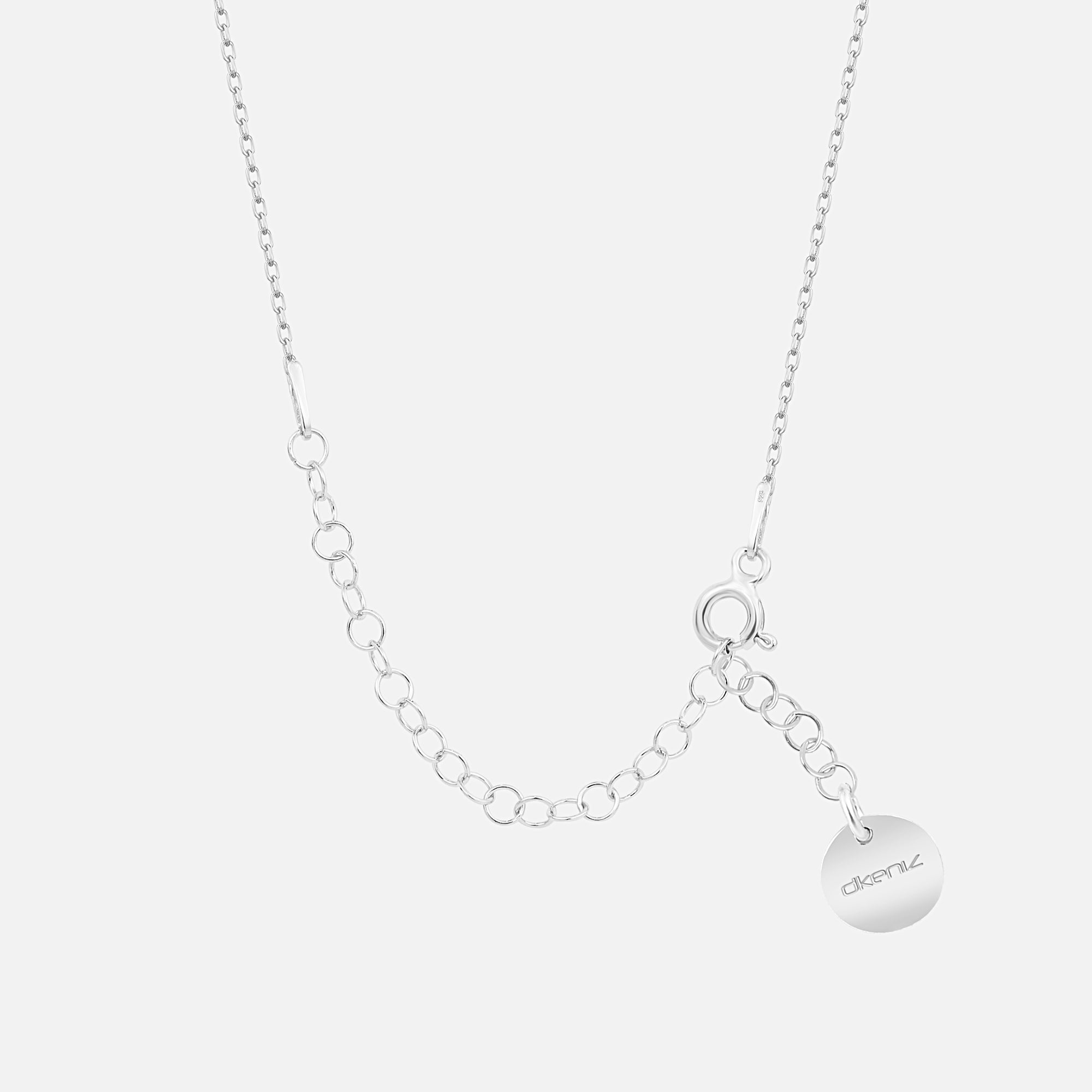 Solitär Drop Chain Kette Silber – Karabinerverschluss mit Verlängerung und Dkeniz-Plättchen.