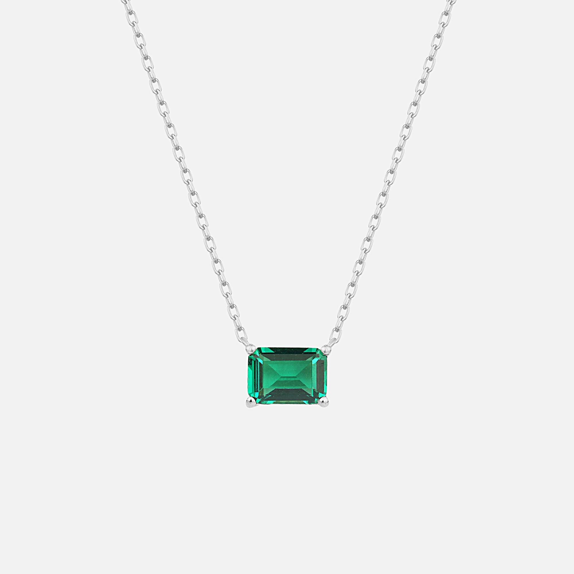 Solitär Green Emerald Cut Chain in Silber – 925 Sterling Silber Kette mit grünem Zirkonia, Frontansicht.
