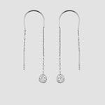 Solitär Durchzieher Ohrringe aus 925 Sterling Silber mit rundem Zirkonia Stein und filigraner Kette.