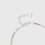 Detail Tennis Armkette Mini bunt Silber mit Verschluss, Verlängerungskette und Dkeniz Logo.