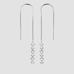 Detailansicht Three Oval Ohrring Silber mit funkelnden Zirkonia-Steinen, filigrane Kette, elegant für Damen.